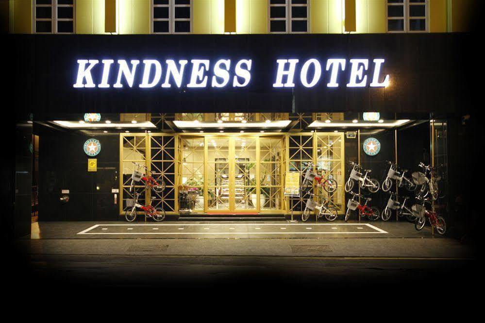 Kindness Hotel - Tainan Chihkan Tower Exterior photo